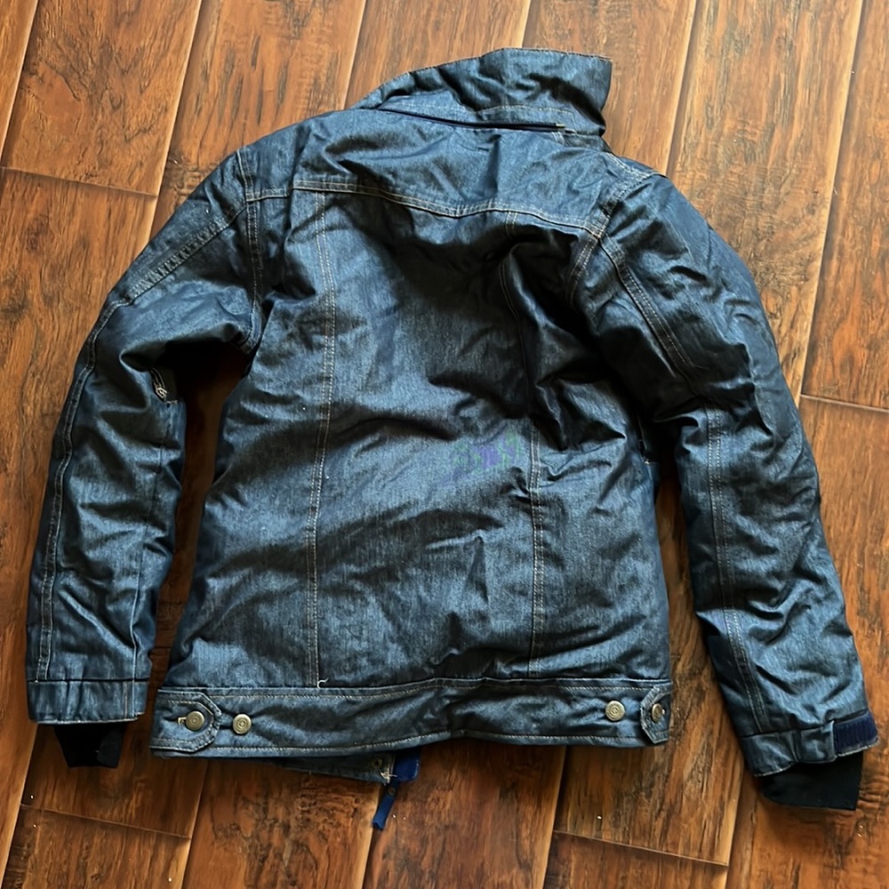 Snow Jacket - Picture 4 of 5